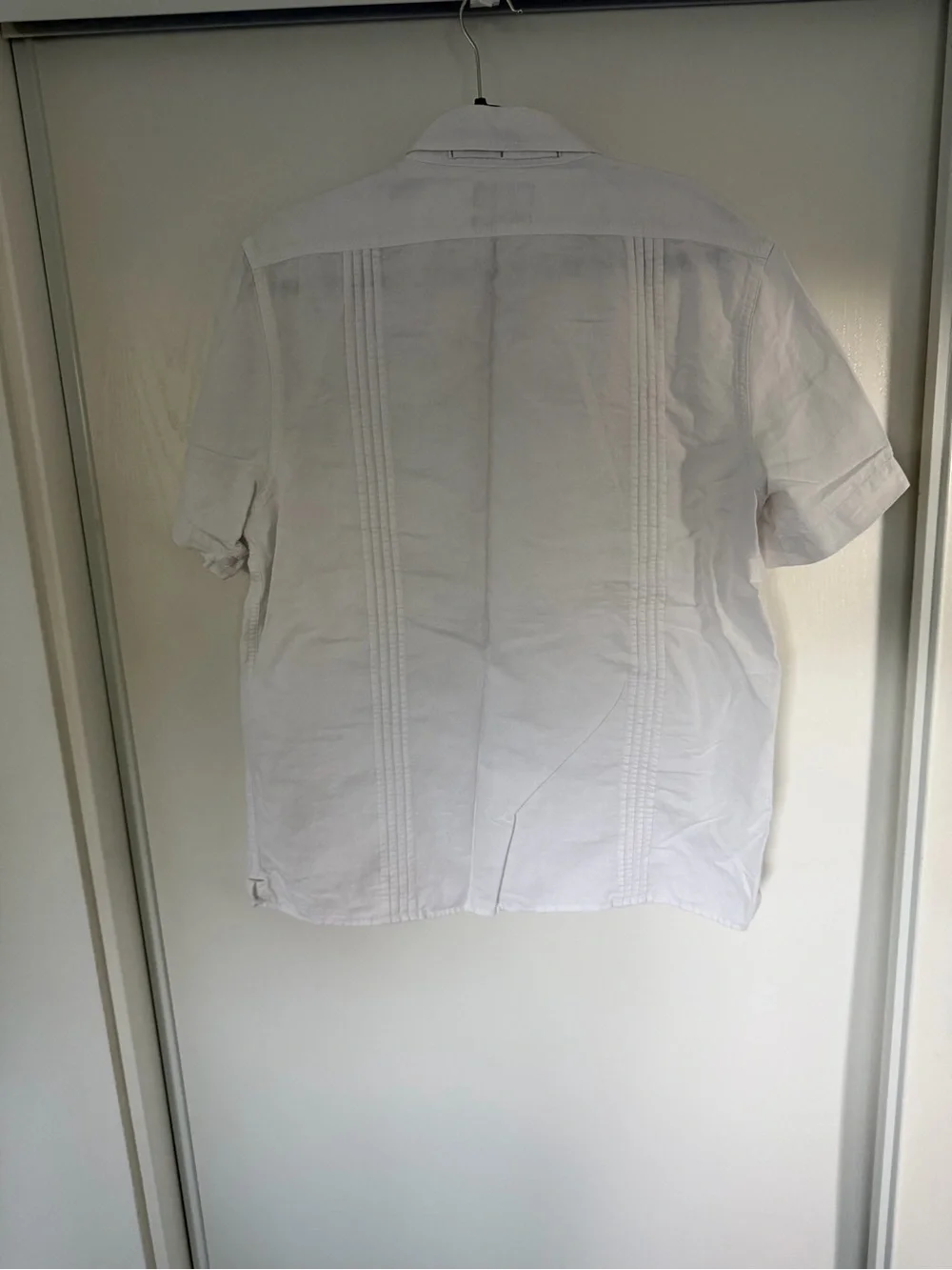 Banana Republic White Short-Sleeve Guayabera-Style Button Down Shirt